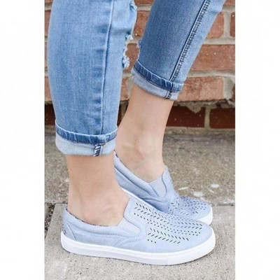 Női alkalmi cipők perforált bőrrel - nagy számok