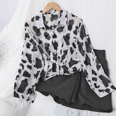 Modern női szett inggel és rövidnadrággal