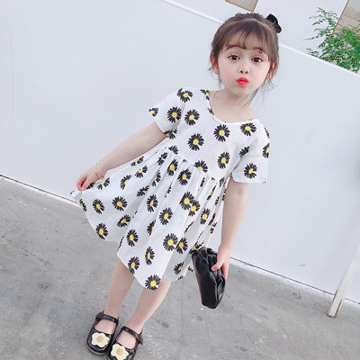 Modern gyerekruha virágos motívumokkal és szalaggal