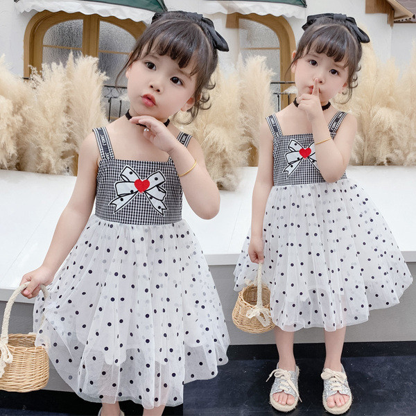 Modern gyerekruha szalaggal és pántokkal