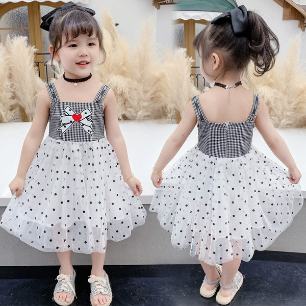 Modern gyerekruha szalaggal és pántokkal