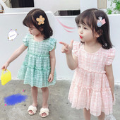 Modern gyerekruha-modell fürtökkel