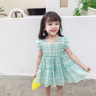 Modern gyerekruha-modell fürtökkel