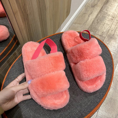 Moodsad naiste sandaalid udusulgede ja lameda tallaga