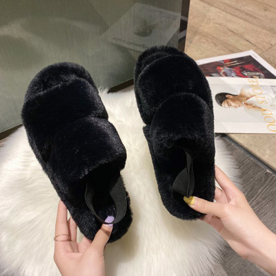 Moodsad naiste sandaalid udusulgede ja lameda tallaga