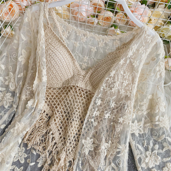 Beeži värvi suvine naiste komplekt kolmest osast