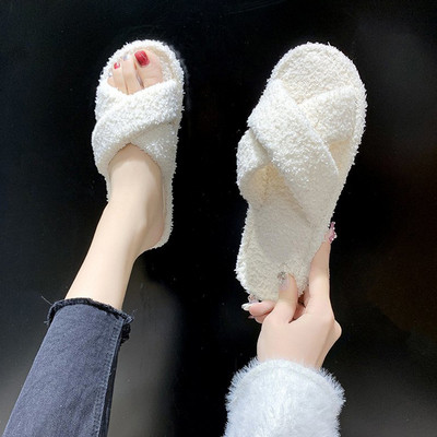 Ženske papuče s ravnim potplatom