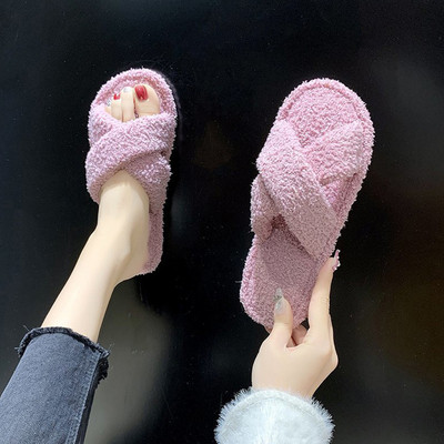 Ženske papuče s ravnim potplatom