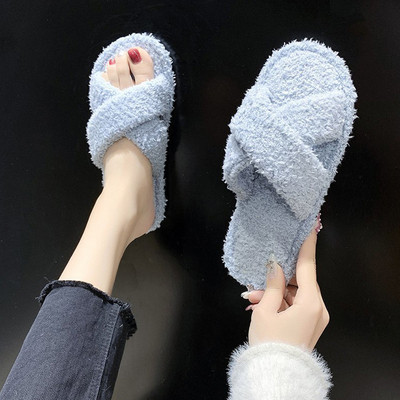 Ženske papuče s ravnim potplatom