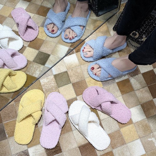 Ženske papuče s ravnim potplatom