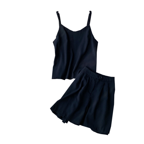 Női alkalmi szett, vékony pánttal és rövidnadrággal