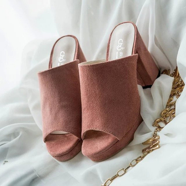 Női öko velúr papucs sarokkal és platformmal