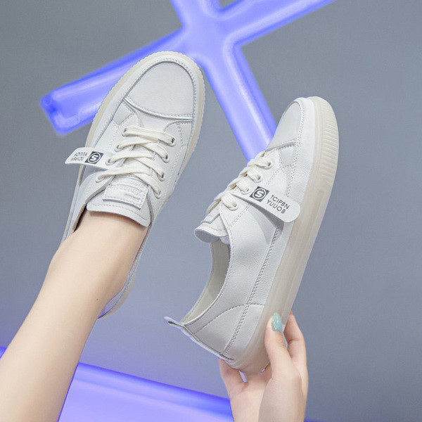 Női alkalmi tornacipő lapos gumitalppal