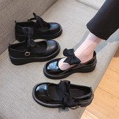 Lakirane ženske cipele s trakom