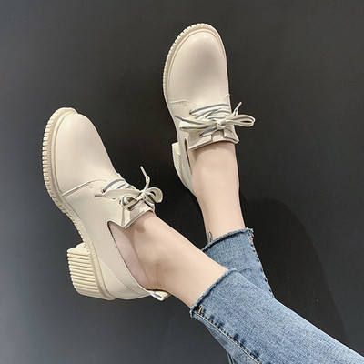 Γυναικεία έκο δερμάτινα παπούτσια με χοντρά τακούνια