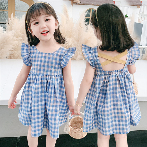 Gyermek kockás ruha fürtökkel