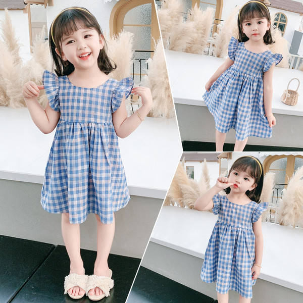 Gyermek kockás ruha fürtökkel