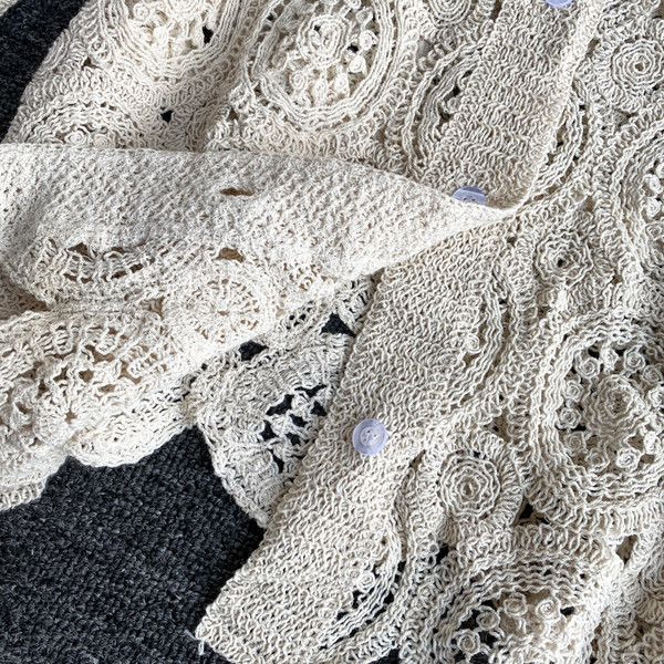 Két részből álló női csipkekészlet - hosszú ujjú ing és rövidnadrág