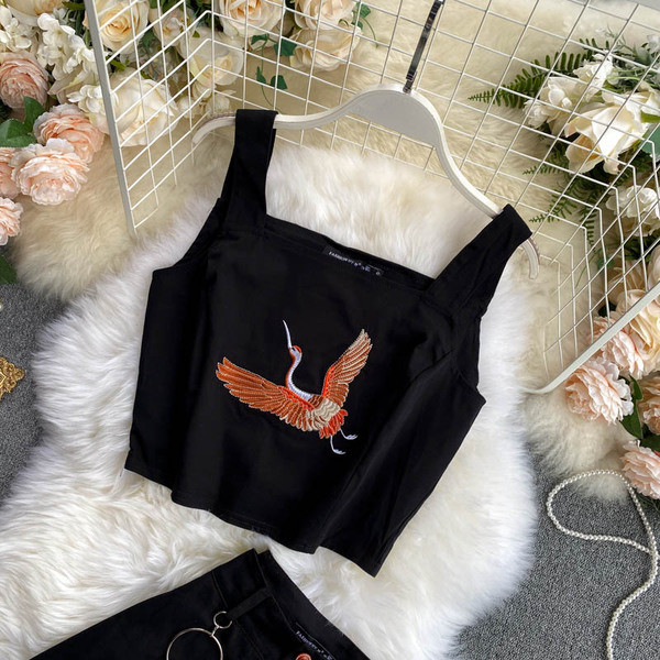 Kasdienis moteriškas dviejų dalių komplektas su siuvinėjimu