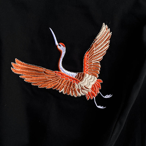 Kasdienis moteriškas dviejų dalių komplektas su siuvinėjimu