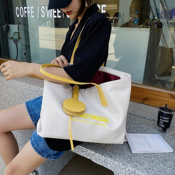 Torbica za svaki dan s natpisom