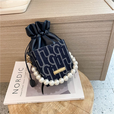 Női négyzet alakú gyöngy táska