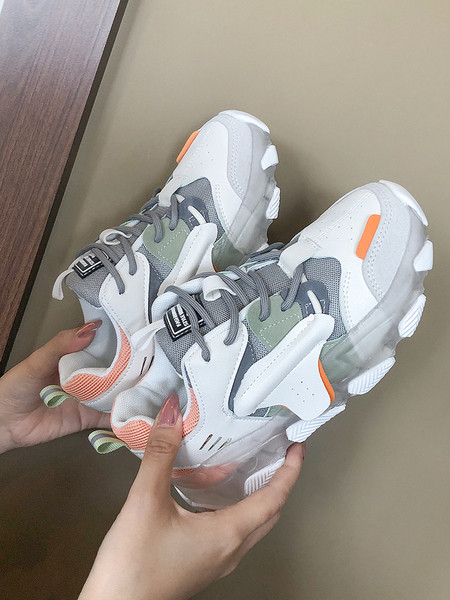 Eko bőrből készült alkalmi női tornacipő szilikon talppal