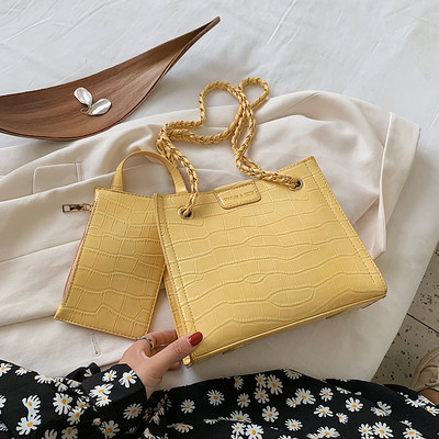 Aktuális női táska eko bőrből a vállra