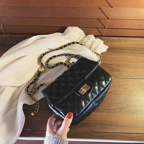 Naiste väike ökonahast pika sanga ja pandlaga kott