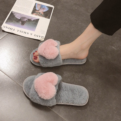 Modern női papucs lapos talppal és pehelyelemmel