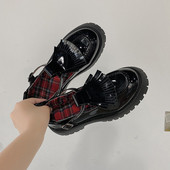 Novi model ženskih lakiranih cipela