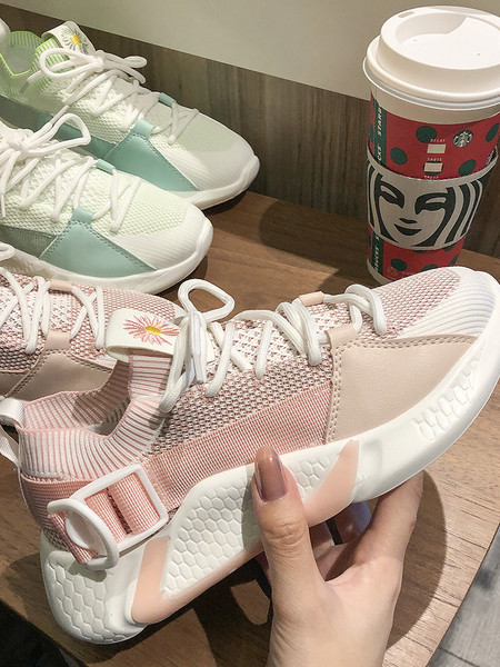 Textilből készült, fűzős női sportcipő