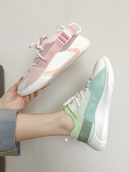 Textilből készült, fűzős női sportcipő