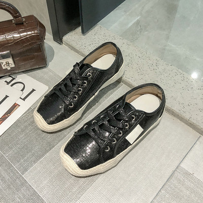 Modern női tornacipő lapos talppal és flitterekkel