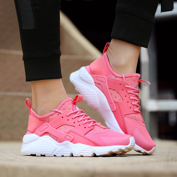 Modern textil tornacipő férfiaknak és nőknek egyaránt