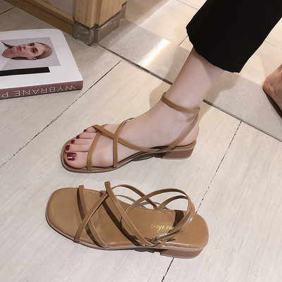 Ženske ležerne sandale s ravnim potplatom i križnim remenčićima