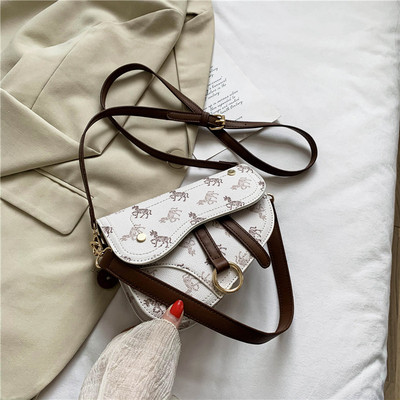 Retro stílusú női táska rövid és hosszú füllel