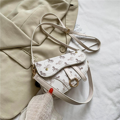 Retro stílusú női táska rövid és hosszú füllel