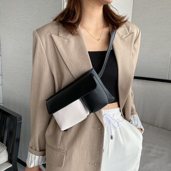 Kis négyzet alakú válltáska