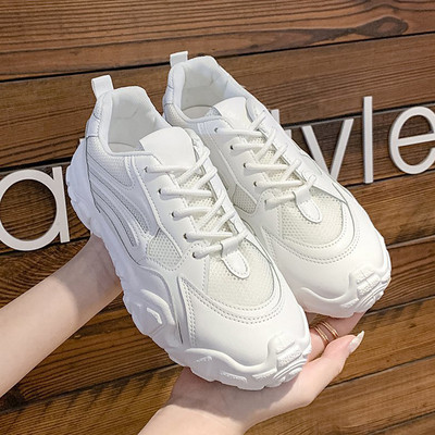 Aktuális női tornacipő öko bőrből, durva talppal