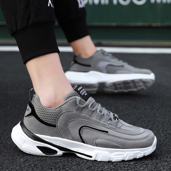 Modernas kedas no eko ādas un tekstila ar raupju zoli