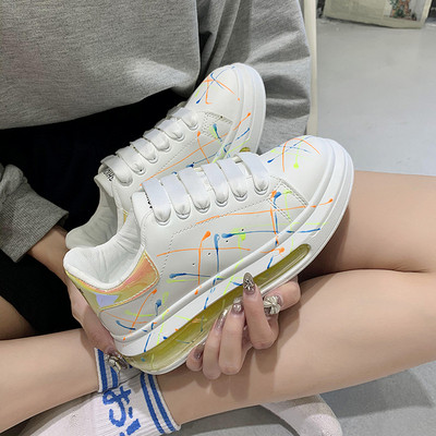 Fényvisszaverő női tornacipő új modellje légkamrával