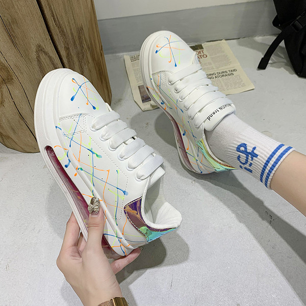 Fényvisszaverő női tornacipő új modellje légkamrával