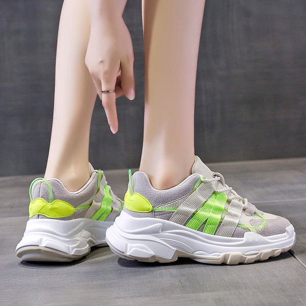 Öko velúrból készült, durva talpú női alkalmi tornacipő