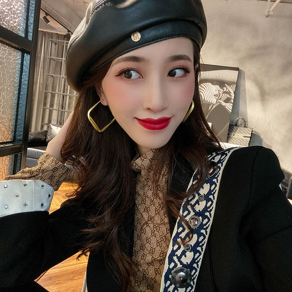 Aktuális női arany fülbevaló négyzet alakú