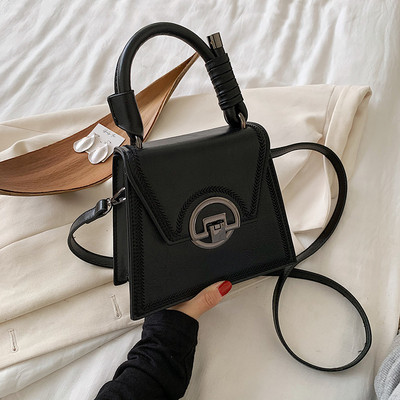 Стилна дамска чанта с катарама от еко кожа