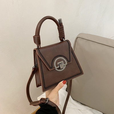 Стилна дамска чанта с катарама от еко кожа