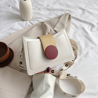 Eko bőrből készült alkalmi női táska hosszú füllel