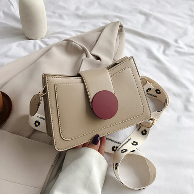 Eko bőrből készült alkalmi női táska hosszú füllel