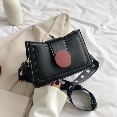 Eko bőrből készült alkalmi női táska hosszú füllel